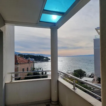 Charming Apartment, 2 Garage Parking شقة